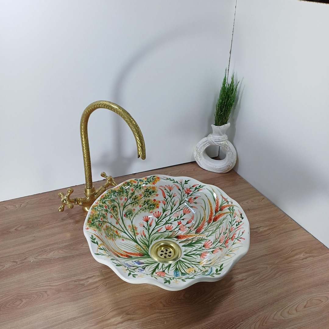 Elegant Moroccan Ceramic Basin With Wavy Edges and a Hand-painted ...