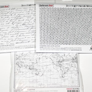 Timbre de fond Timbres de porte de chambre noire, Script Français, Tricot, Timbre accrocheur de carte du monde, Junk Journal, Techniques mixtes, Timbres d’art modifiés