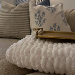 Handmade Solid White Knitted Blanket – Cozy, Customizable, Soft Throw, Chunky Knit Blanket, White Throw Blanket, Home Decor, Home Accents