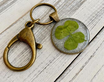 Whispering Sands Real 4 Leaf Clover Keychain, Wedding Gift Keychain, Nature Inspired Keychain,