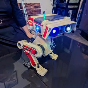 スター・ウォーズ BD-1 ライトアップ付き Wind-Up ぜんまい トイ