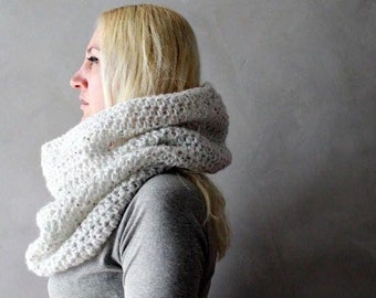 Sale Chunky Cowl White Crochet Cowl Scarf Womens Snood Chunky Scarf Winter Scarf Knit Cowl Handmade Scarf Infinity Scarf Oversized Circle Sc