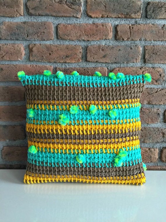 Tejido a mano la almohadilla de tiro cubierta turquesa | Etsy Cubiertas de la almohadilla de tiro, Marina amarillo y