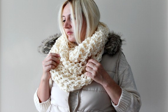 Infinity Scarf, Chunky Knit Scarf, Knit Scarf, White Knit Scarf