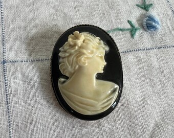 Vintage Brooch Lucite Cameo Brooch Woman Flowers in Hair Black Gold Cream Jewelry Pin