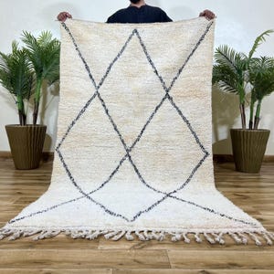Handmade Beni Ourain Wool Rug – Cream Moroccan Berber Carpet–Black Diamond Lines–Custom Size Soft Area Rug–Living Room Boho Minimalist Decor