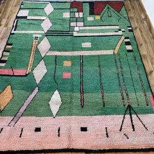 Artistic Moroccan Rug in Emerald Green & Red, Contemporary Abstract Wool Design, Unique Amazigh Carpet for Bohemian Decor