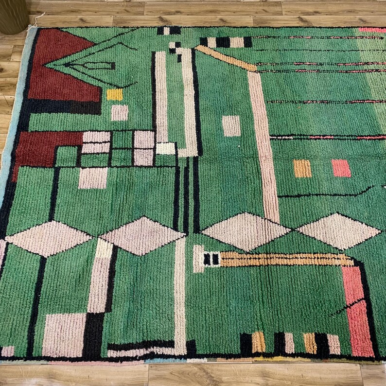 Artistic Moroccan Rug in Emerald Green & Red, Contemporary Abstract Wool Design, Unique Amazigh Carpet for Bohemian Decor
