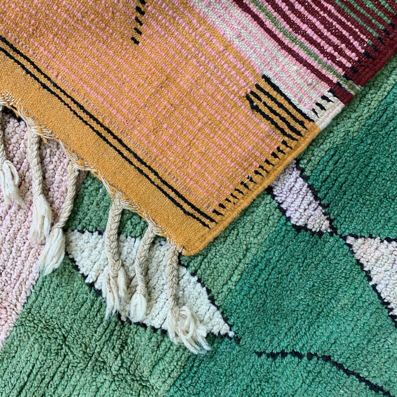 Artistic Moroccan Rug in Emerald Green & Red, Contemporary Abstract Wool Design, Unique Amazigh Carpet for Bohemian Decor