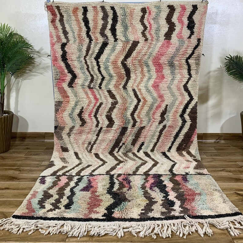 Wavy Stripe Moroccan Rug, Azilal Style Wool Carpet in Pastel Pink & Earth Tones, Handwoven Shag Area Rug, Bohemian Chic Home Decor