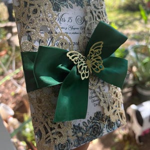 Emerald green and gold laser cut butterfly quinceañera sweet 16 invitation invitación mariposa verde