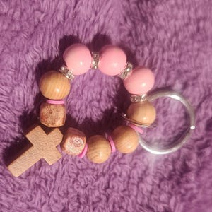 Minuscule wooden beaded key chains that will make you laugh at how small they are. Customization and gift wrapping available.
