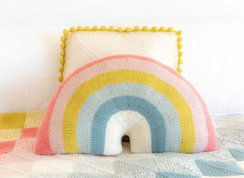 KNITTING PATTERN Over-the-Rainbow Pillow image 1