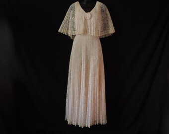 White Romantic Robe Nightgown Romantic Lace Trimmed Full Length