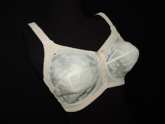 Nude Beige Vintage 60s 70s 36C Nude Beige Wireless Bullet Bra Rockabilly Burlesque Pin-up Fetish 50s Shiroz Fashion