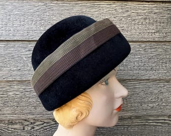 Vintage 70s 80s Gold Sequin Beret Slouchy Stretch Vintage 1970s Gold Beret Glittery Sequin Beaded Tam Cap Hat  main image 2