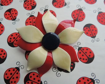 mod enamel flower pin 1960s red white and blue daisy brooch