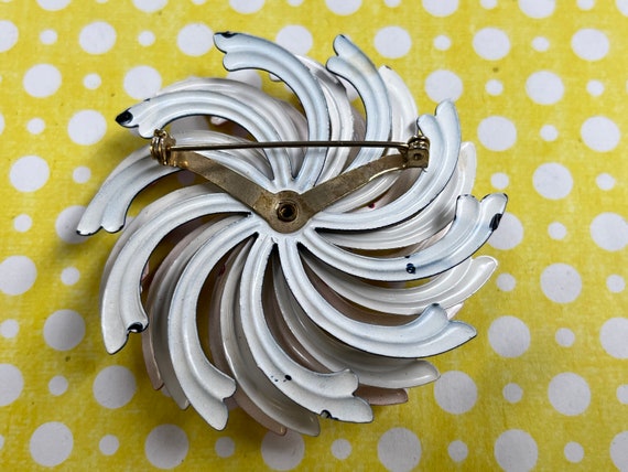 Vintage 1960s Red White & Blue Enamel Flower Brooch – Patriotic Mod Pin main image 0