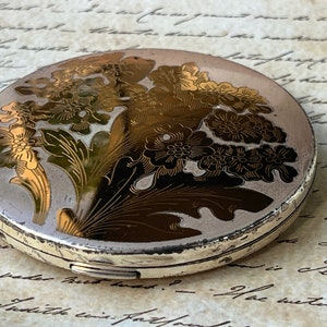 elgin american gold compact vintage gold flower makeup mirror / powder compact image 2