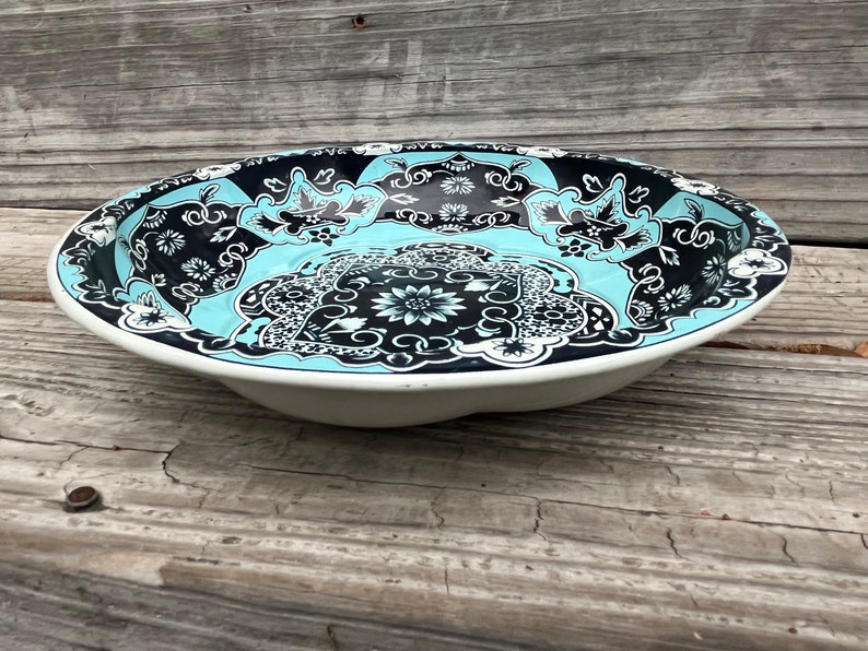 vintage daher metal tray blue and white asian flower round serving bowl tea tray image 3