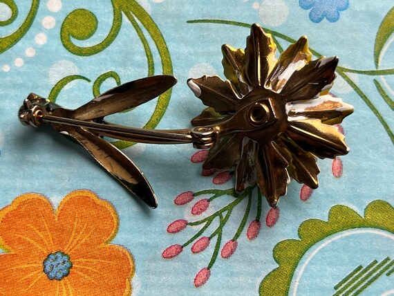 1960s enamel flower brooch vintage floral lapel p… - image 3