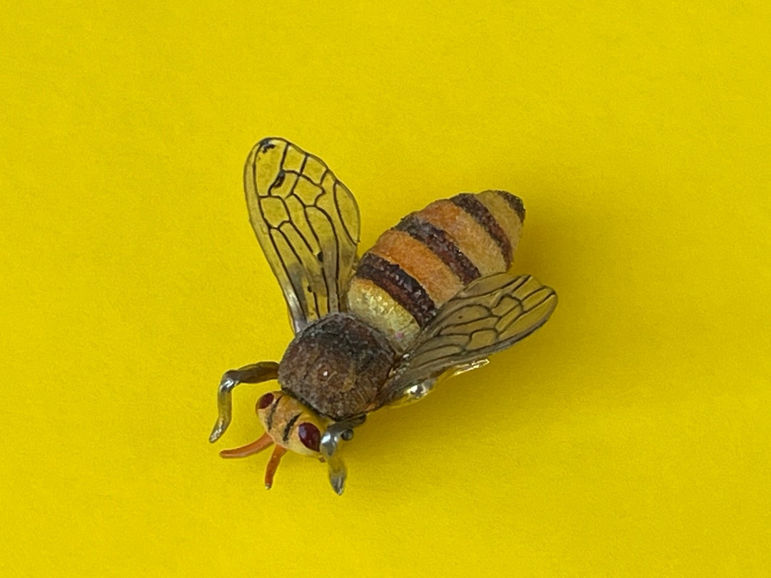 Vintage Bee Brooch 1940s Tiny Wasp Insect Pin - Etsy