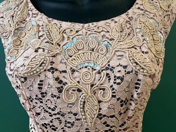 SemenCoicis – Vintage Pink Sleeveless Dress with Butterfly Lace Embroidery