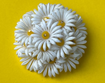 vintage daisy brooch 1960s white + yellow plastic flower power pin