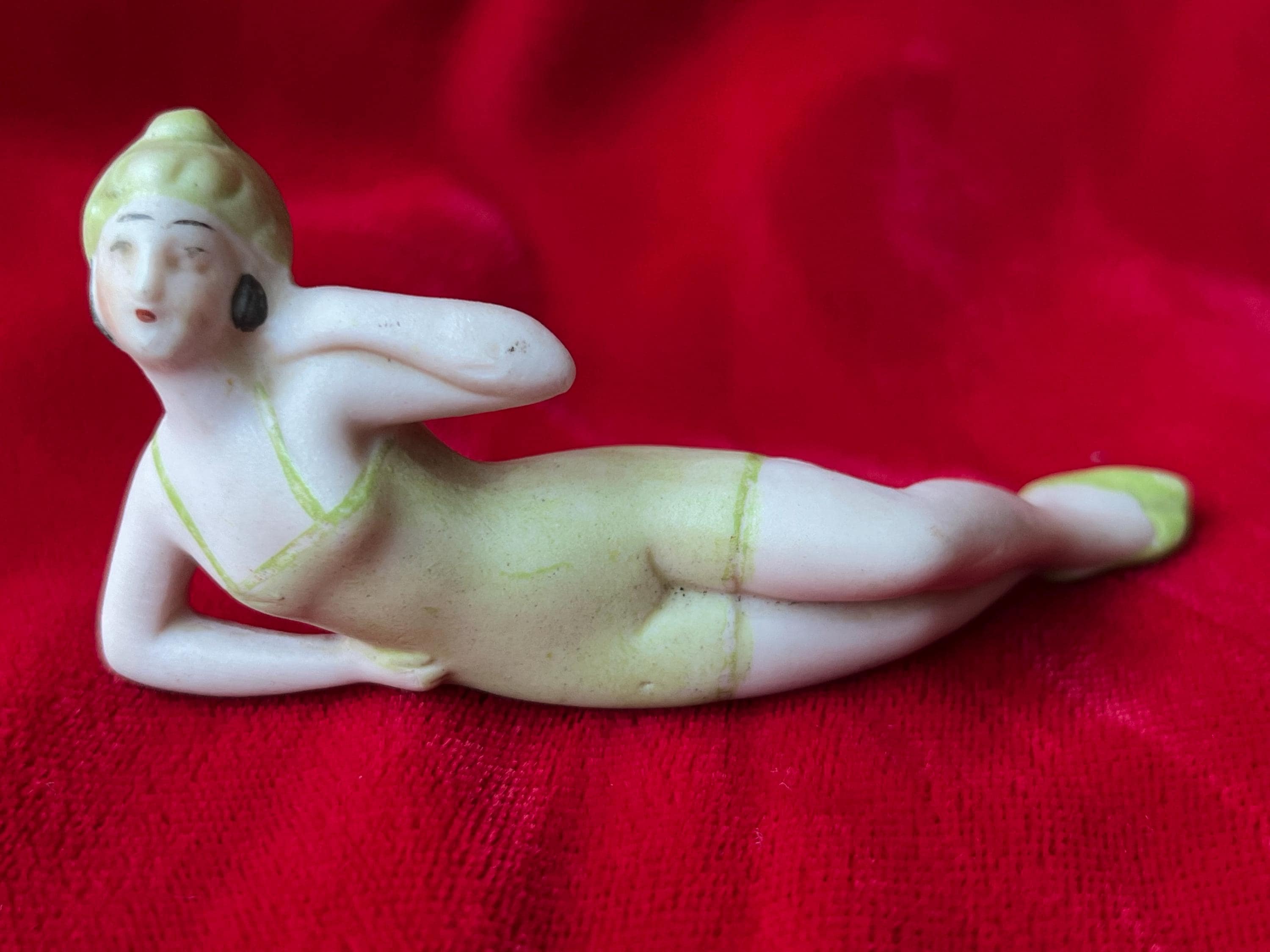 The Crosa Collection フラッパーガール 陶器製 フィギュリン Flapper Figurine - Etsy