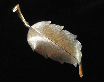Graceful Krementz Gold Overlay Leaf Brooch