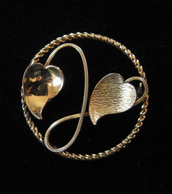 Gold Filled Circle Brooch with Leaves