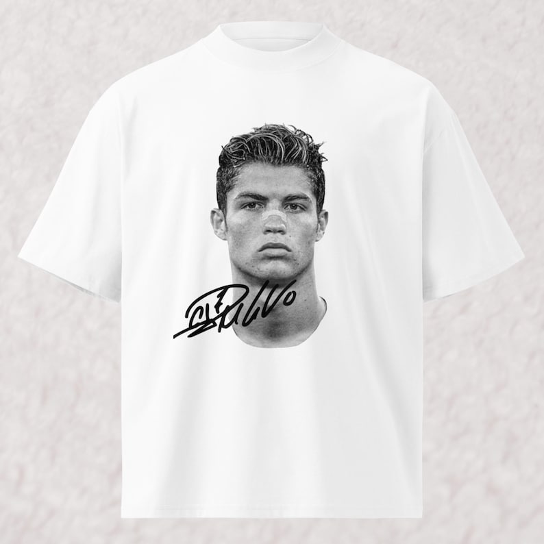 CR7 Ronaldo T-Shirt Portugal Football Tee, Vintage Soccer Graphic Shirt, Streetwear Oversize Tee, Fan Gift, Cristiano Style