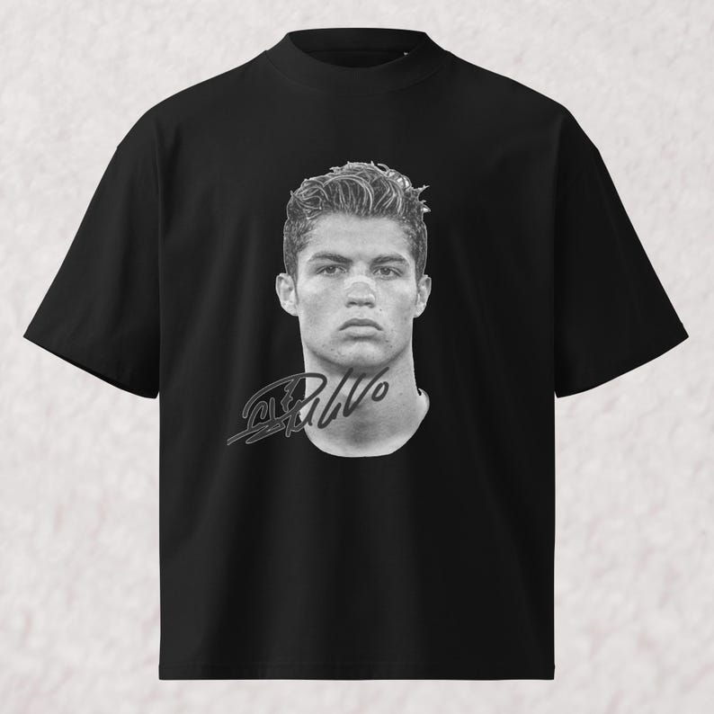 CR7 Ronaldo T-Shirt Portugal Football Tee, Vintage Soccer Graphic Shirt, Streetwear Oversize Tee, Fan Gift, Cristiano Style