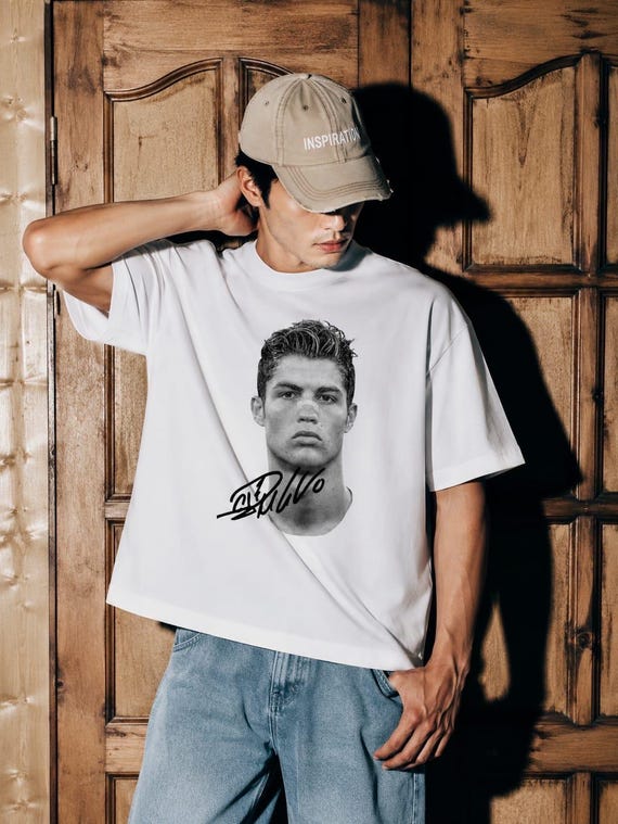 CR7 Ronaldo T-Shirt Portugal Football Tee, Vintage Soccer Graphic Shirt, Streetwear Oversize Tee, Fan Gift, Cristiano Style