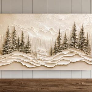 Può includere: Un dipinto astratto beige e marrone di un paesaggio montano innevato con una foresta di pini in primo piano.