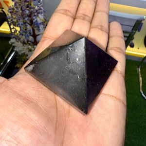 Black Tourmaline Pyramid – Energy Protection & Grounding Crystal – Black Tourmaline Crystal Pyramid for Crystal Grid, Black Pyramid