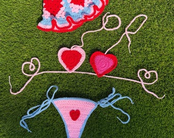 Conjunto de bikini de corazones de ganchillo