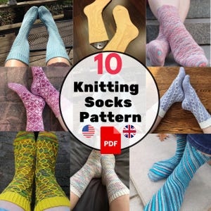 Könnte beinhalten: Eine Collage von zehn verschiedenen Stricksockenmustern. Die Socken sind in verschiedenen Farben und Designs gehalten, darunter Streifen, geometrische Muster und Zopfmuster. Das Bild enthält den Text "10 Knitting Socks Pattern" mit einem PDF-Symbol und den Flaggen der USA und Großbritanniens.