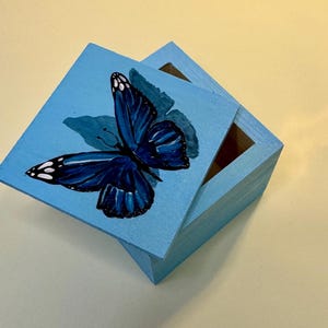 Hand Painted Wooden Butterfly Box: Nature Inspired Keepsake Jewelry Box