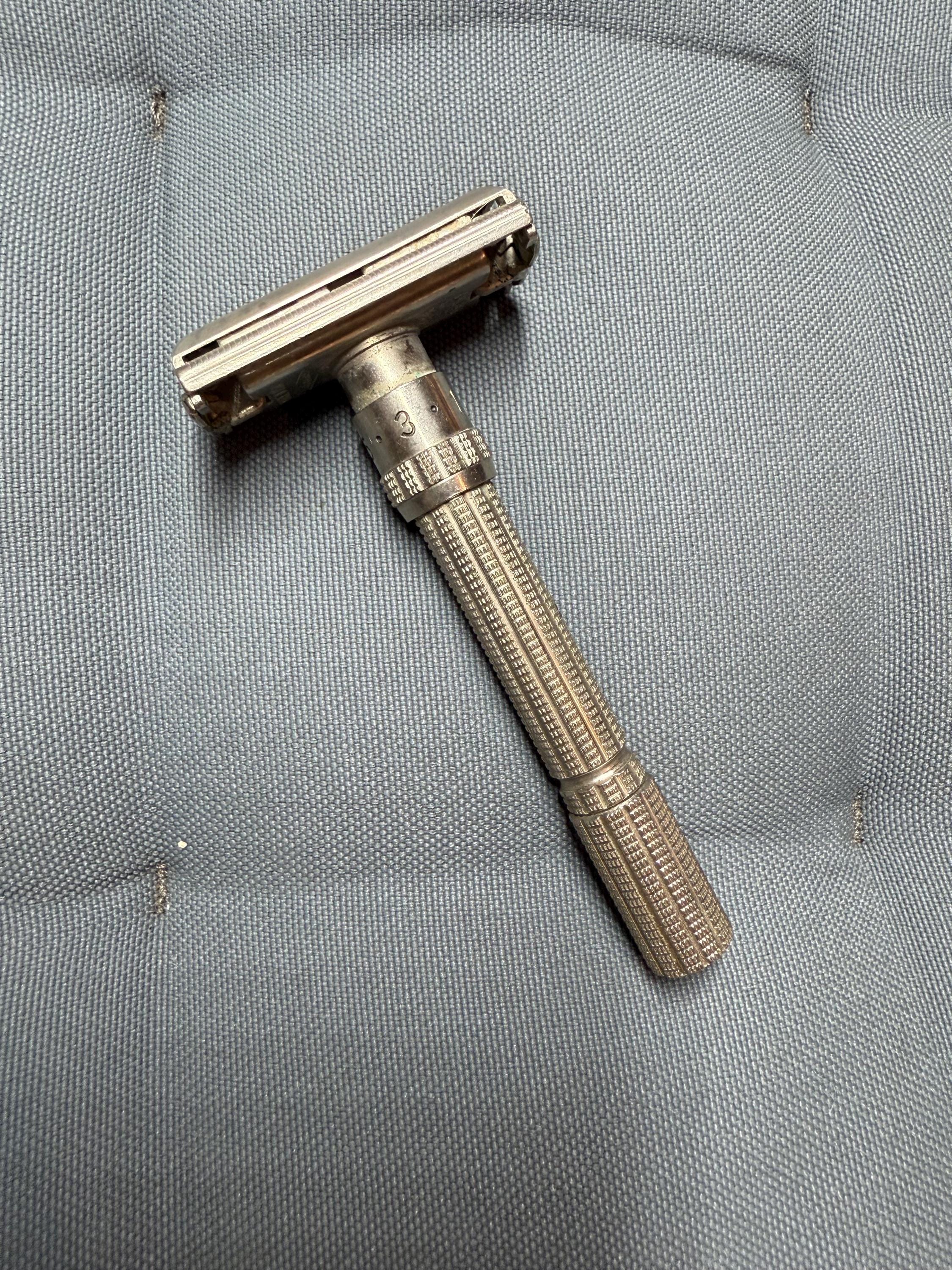 Gillette Slim Adjustable 1964年ジレット ケース付き Gillette slim adjustable - Etsy 日本