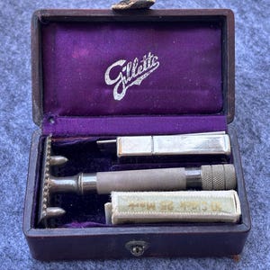 Vintage 1909 Gillette Single Ring Old Type Safety Razor Set In Metal Case