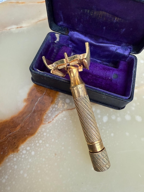 1934 Gillette Aristocrat Open Comb Safety Razor, Gold Tone DE