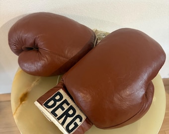 Vintage BERG 8 oz Leather Boxing Gloves, DABV Label, Brown Lace-Up, c.1960s, German Training Gloves, Collectible Sports Memorabilia