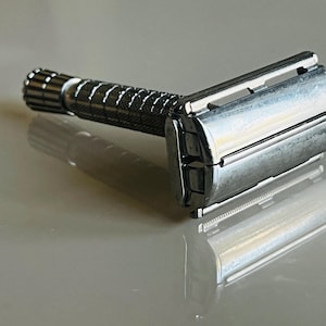 VINTAGE GILLETTE TTO Safety Razor Made In England Brit. Pat. 694093
