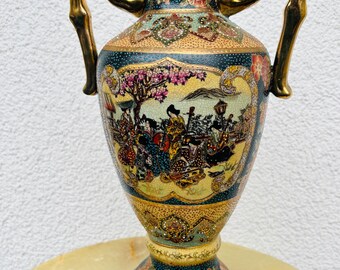 アンティーク薩摩焼花瓶 – 金彩手描き花鳥文様、四つ取っ手の日本製