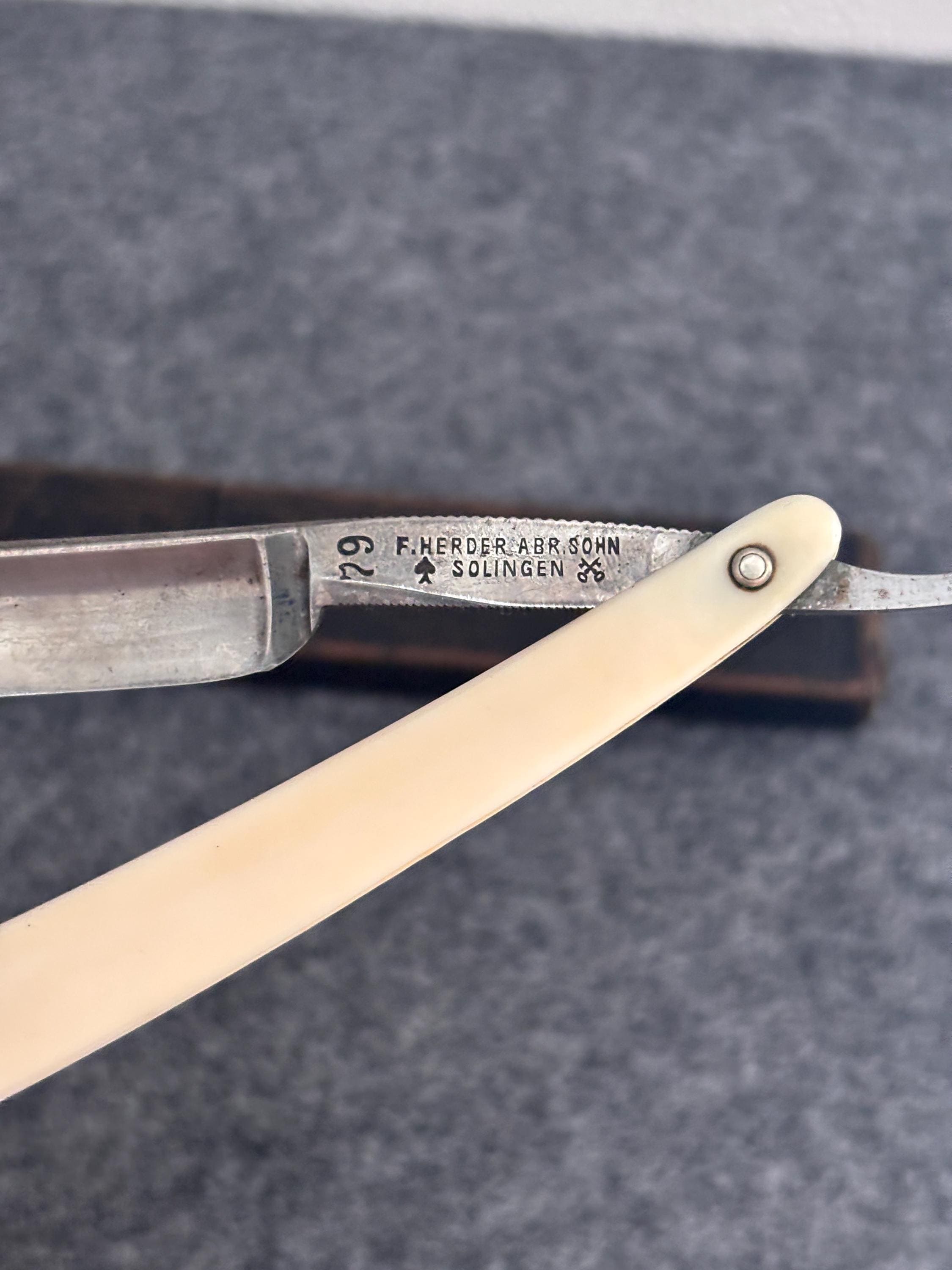 Friender.Herder Abr.Sohn Solingen カミソリ FRIEDR.HERDER ABR.SOHN Solingen Germany Folding Wood Handle Pocket