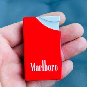 Accendino con logo Marlboro, nuovo accendino a gas