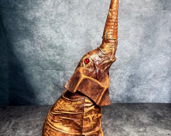 Decantador vintage italiano de piel con forma de elefante, VetroPelle Montelupo Fiorentino, botella de vidrio forrada en piel de mediados de siglo, regalo ecléctico para amantes del bar.
