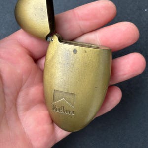 Marlboro  Vintage Lighter in  Metall , original , Feuerzeug , lighter case or cover! Feuerzeughülle oder -abdeckung