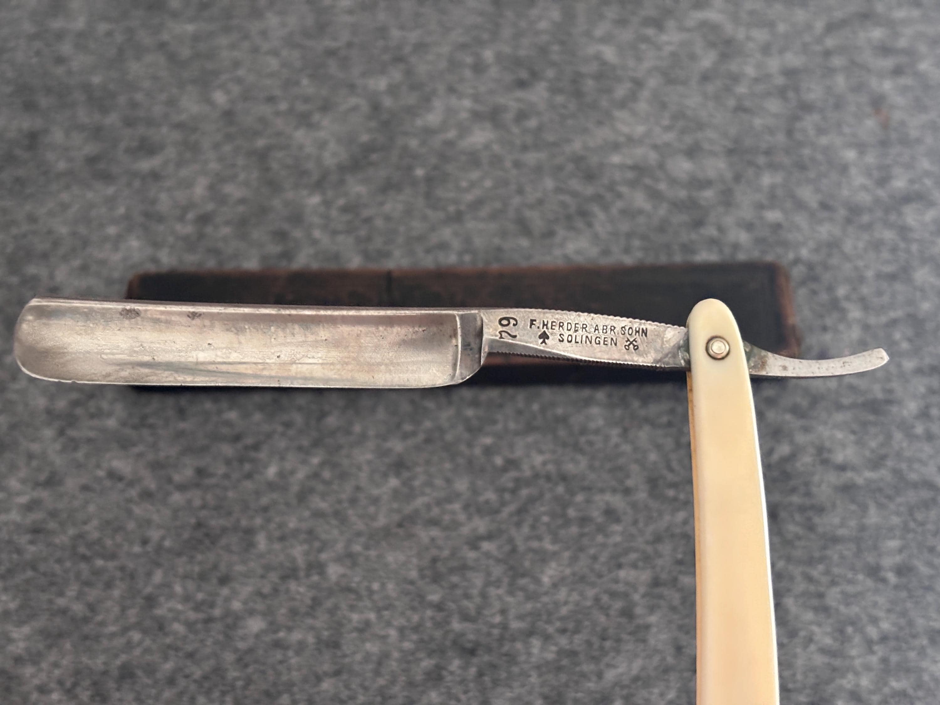 ヴィンテージ ゾーリンゲン ストレート カミソリ: Friedr. Herder Abr